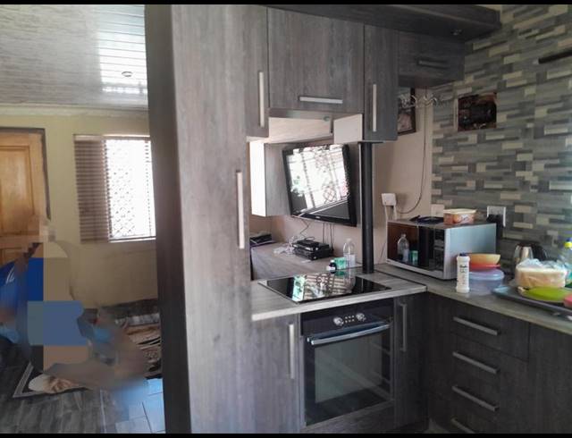 2 BEDROOM PROPERTY TO RENT IN NALEDI